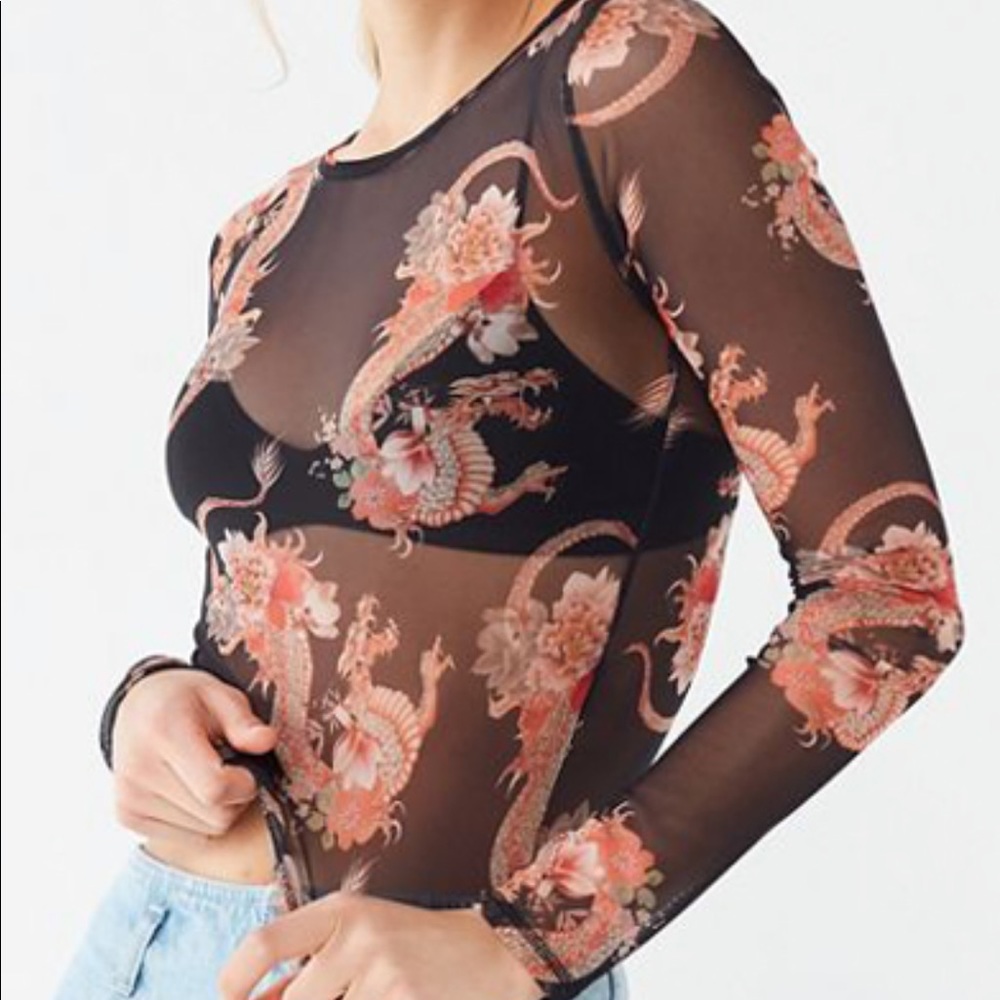 Urban outfitter dragon mesh size small ✨